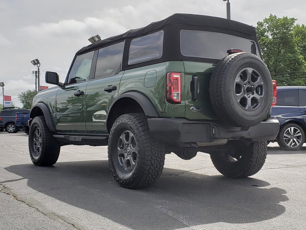 Used 2022 Green Metallic Ford  image 5