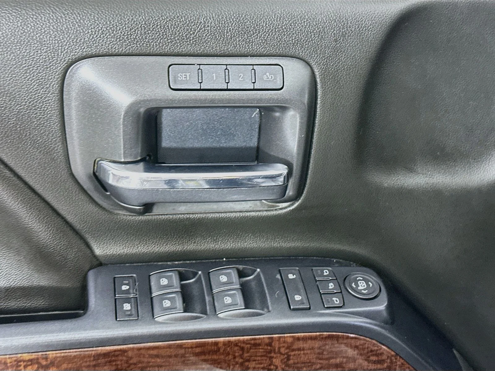 Used 2018 Quicksilver Metallic GMC SLT image 18