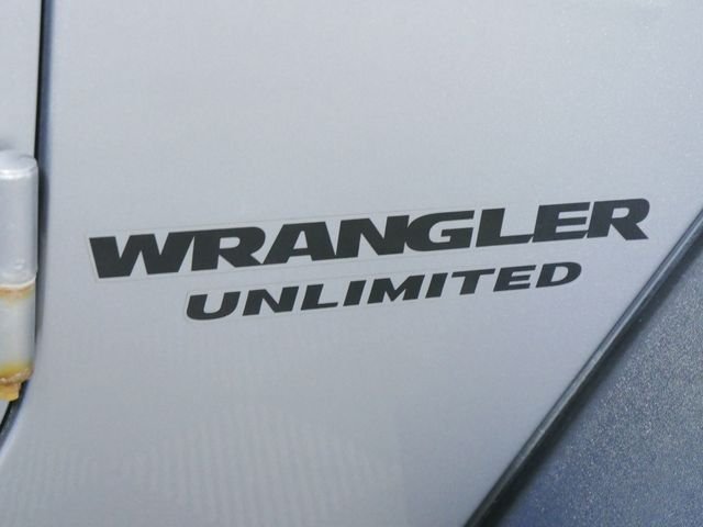 Used 2014 Gray Jeep Unlimited Rubicon image 10