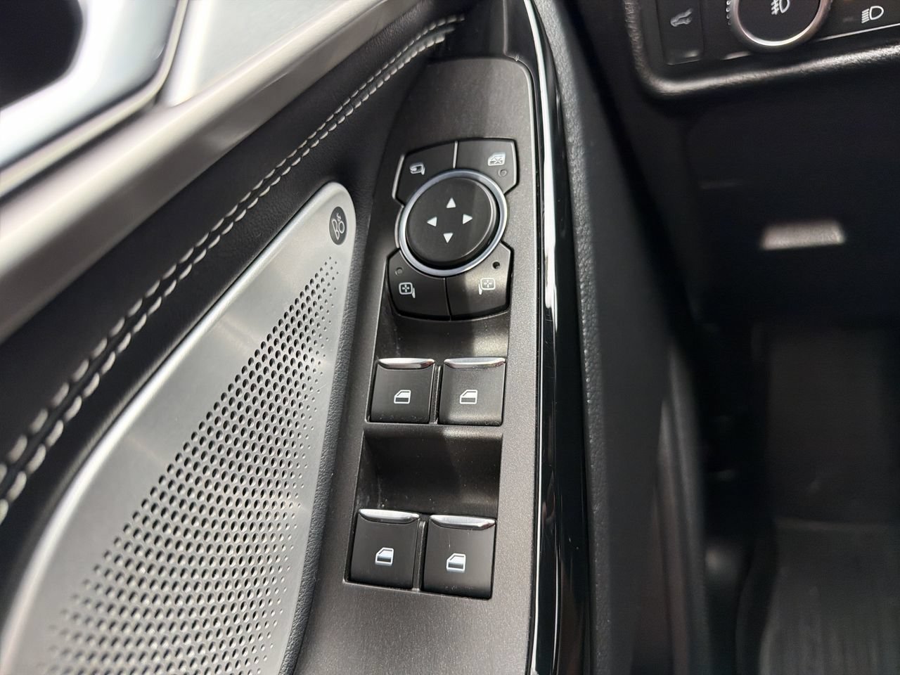 Used 2021 Gray Metallic Ford ST image 19