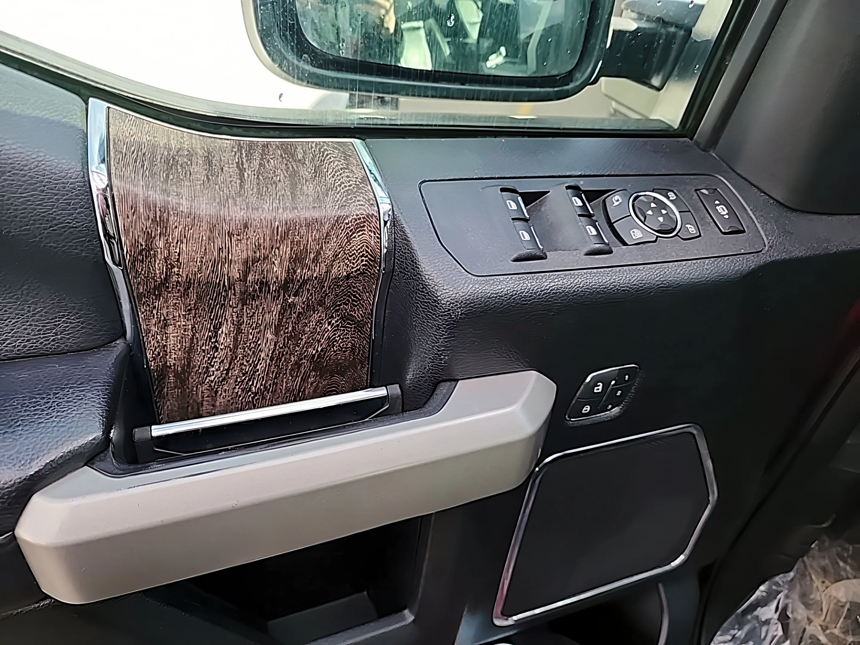 Used 2019 Ruby Red Tinted Clearcoat Ford LARIAT  FX4 image 6