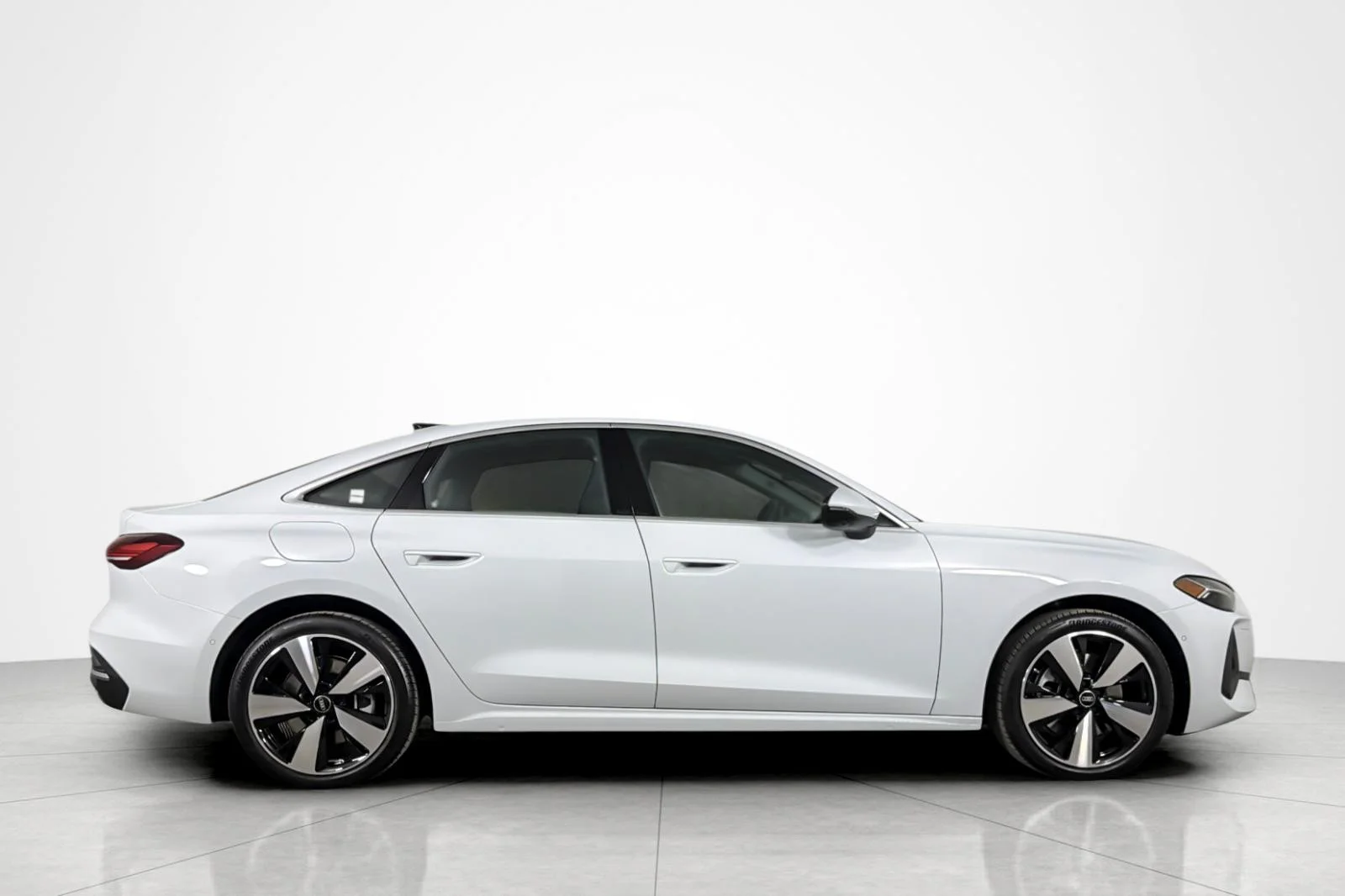 Used 2025 Glacier White Metallic Audi Premium Plus 2.0 TFSI quattro image 6
