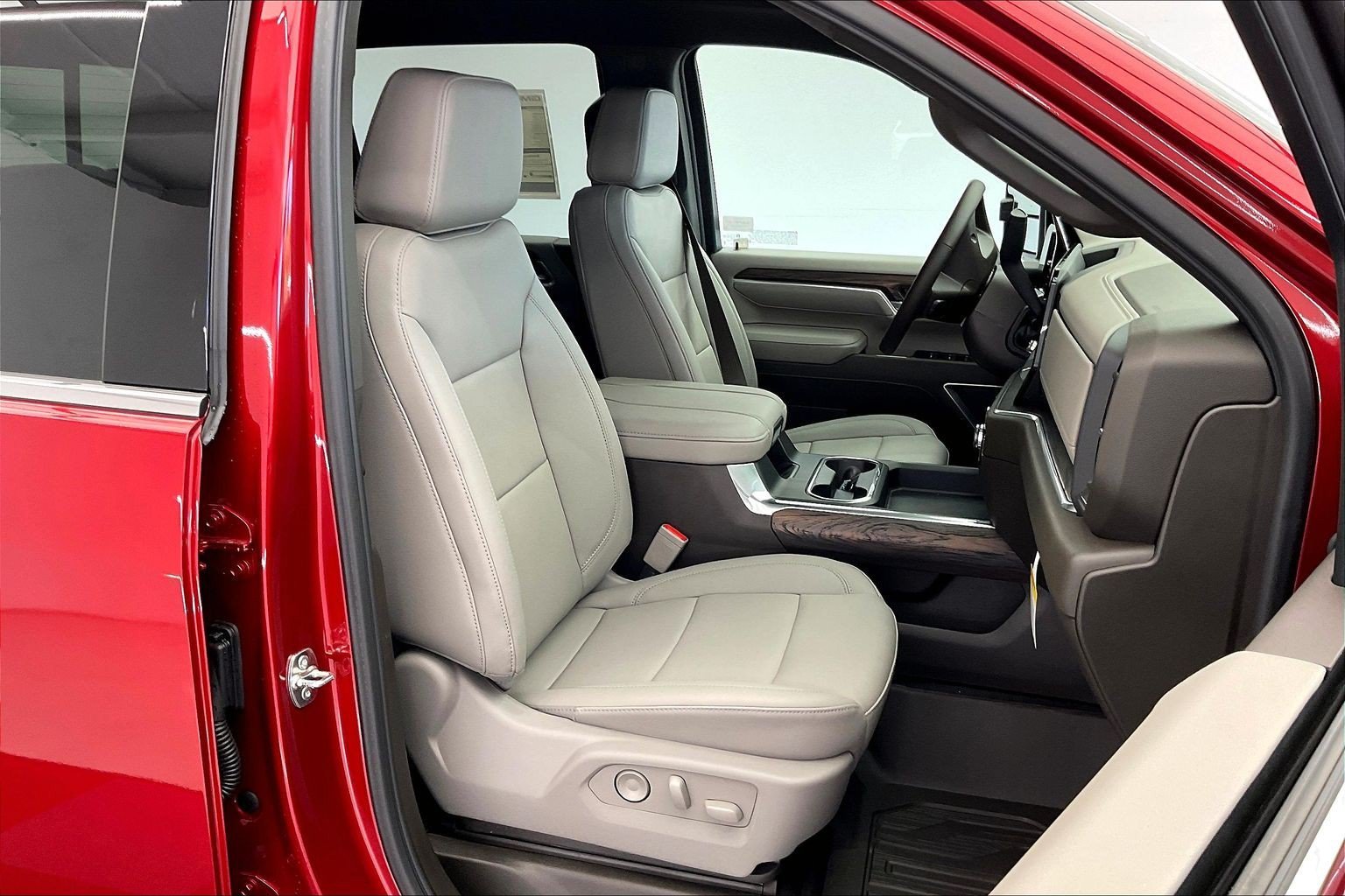 2026 GMC Sierra 2500HD SLT - Photo 9