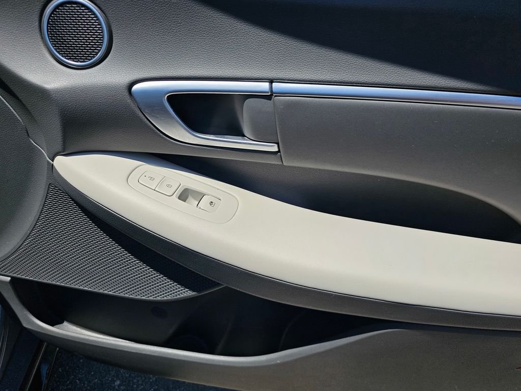 2025 Hyundai Sonata SEL - Photo 12