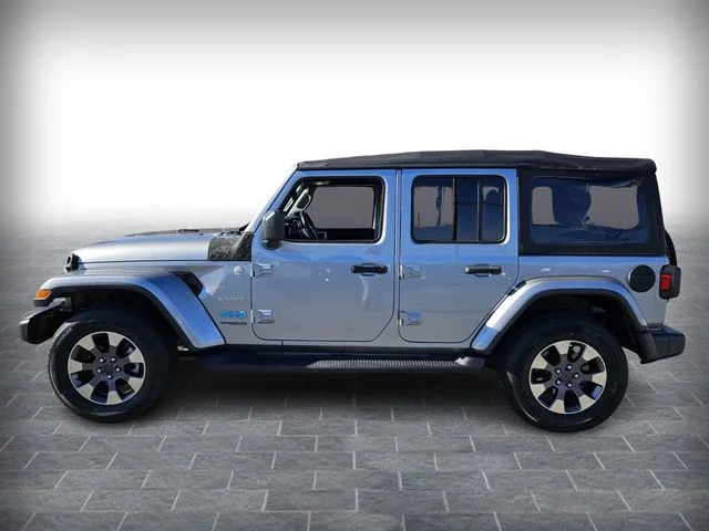 Used 2020 Silver Jeep Unlimited Sahara image 4