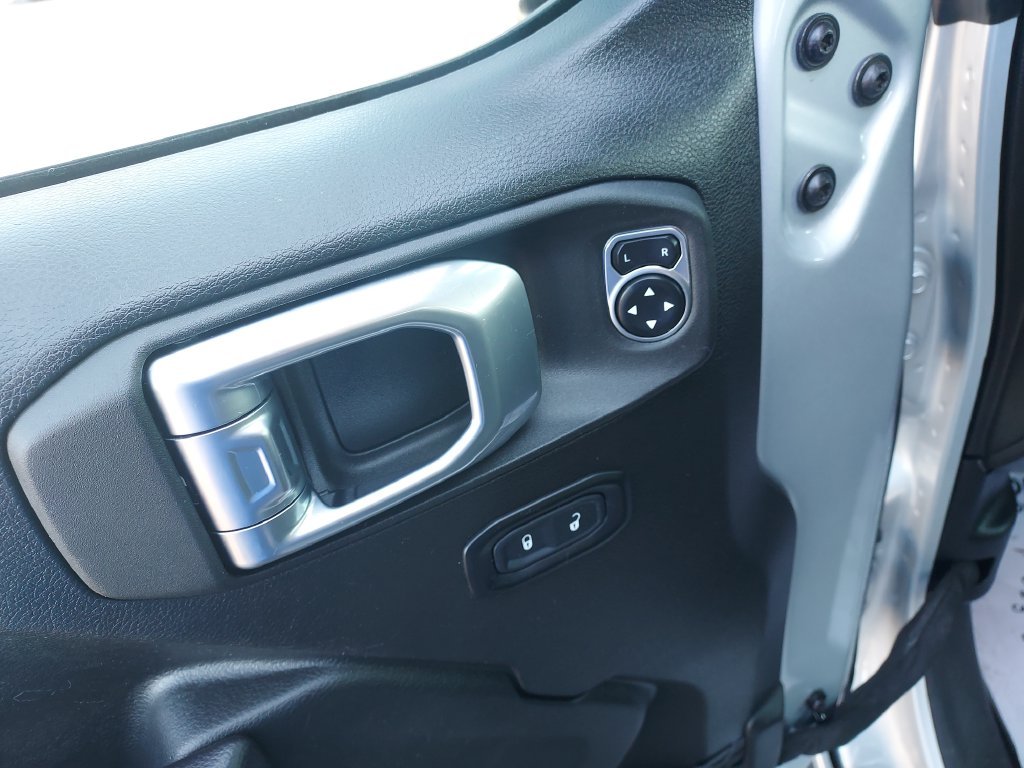 Used 2024 Silver Jeep Sport S image 11