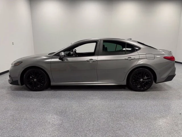 Used 2025  Toyota SE image 9
