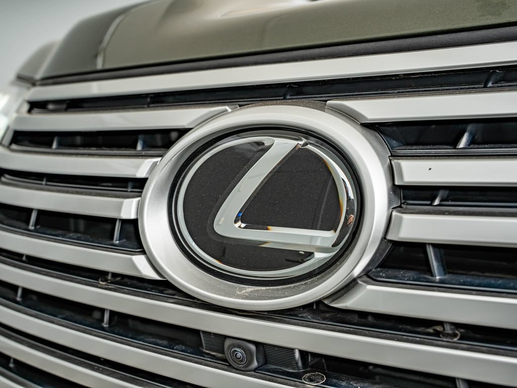 New 2025 Nori Green Pearl Lexus 700h Ultra Luxury image 12
