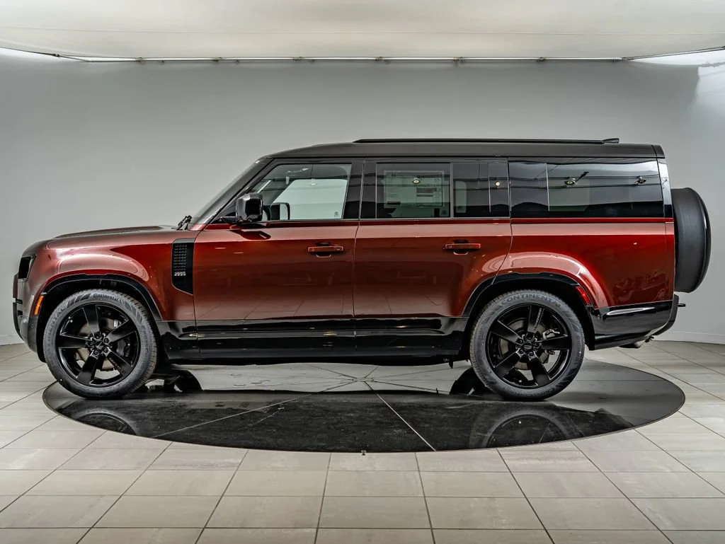New 2026 Sedona Red Metallic Land Rover X-Dynamic SE image 8