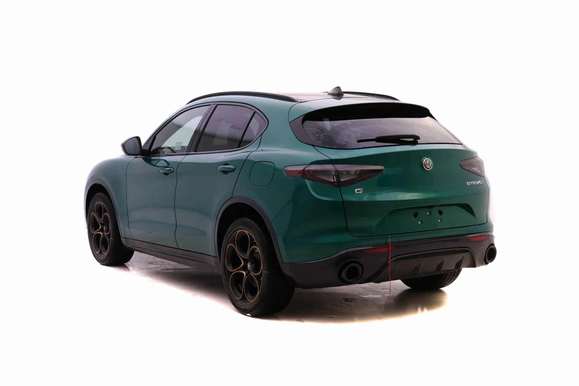 New 2025 Verde (Green) Fangio Metallic Exterior Paint Alfa Romeo Base image 5