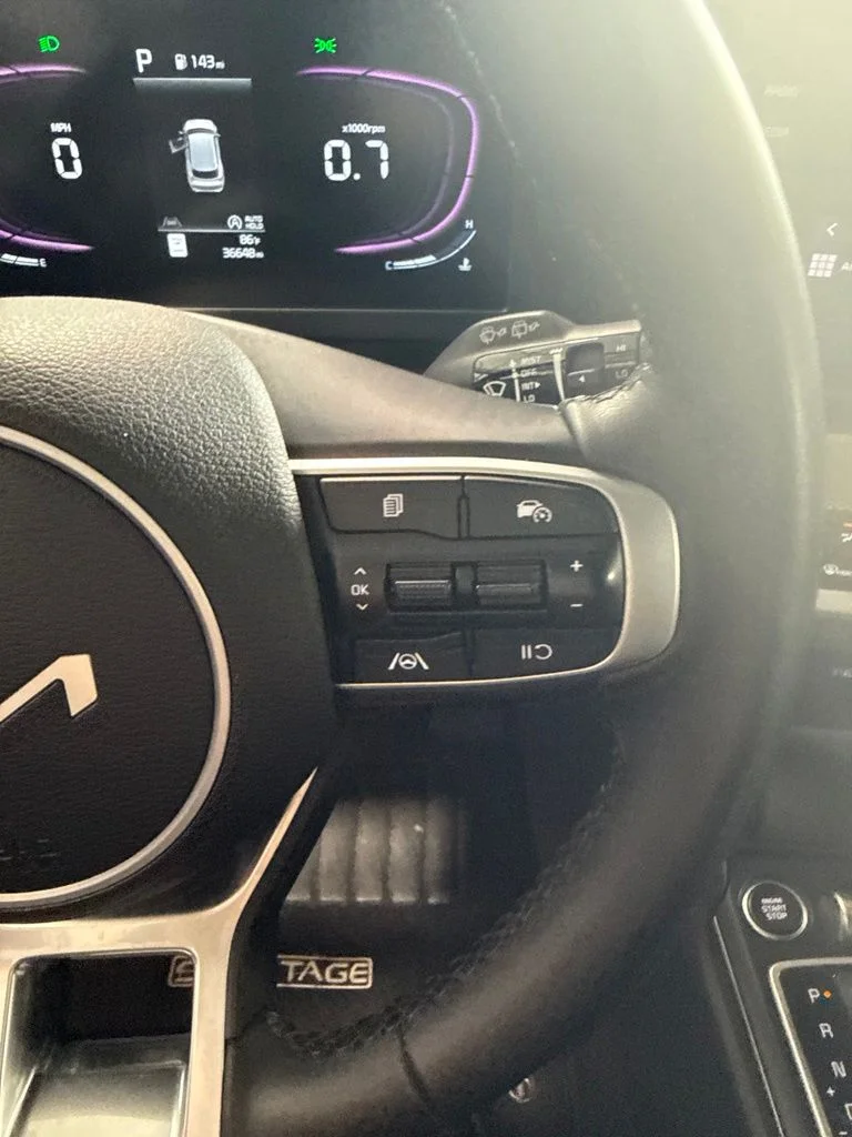 Used 2025 Green Kia LX image 33
