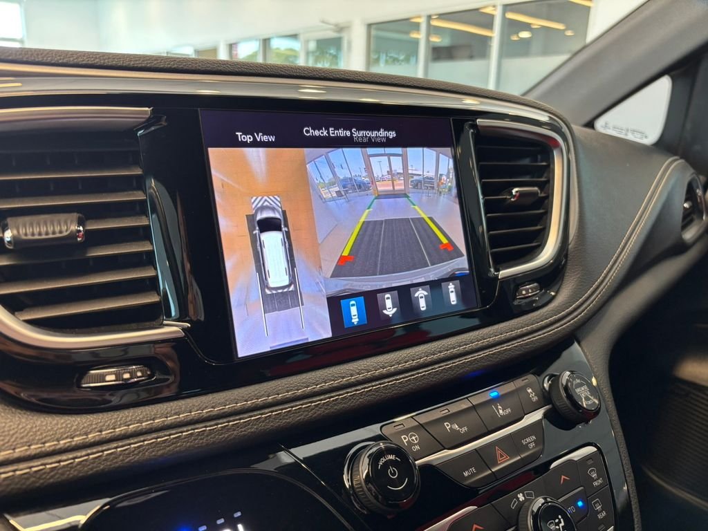 Used 2020 Gray Clearcoat Chrysler Limited image 20