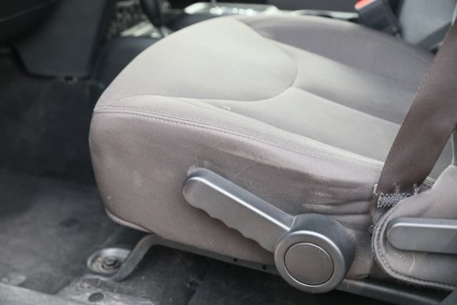 Used 2017 Gray Jeep Unlimited Sport image 15