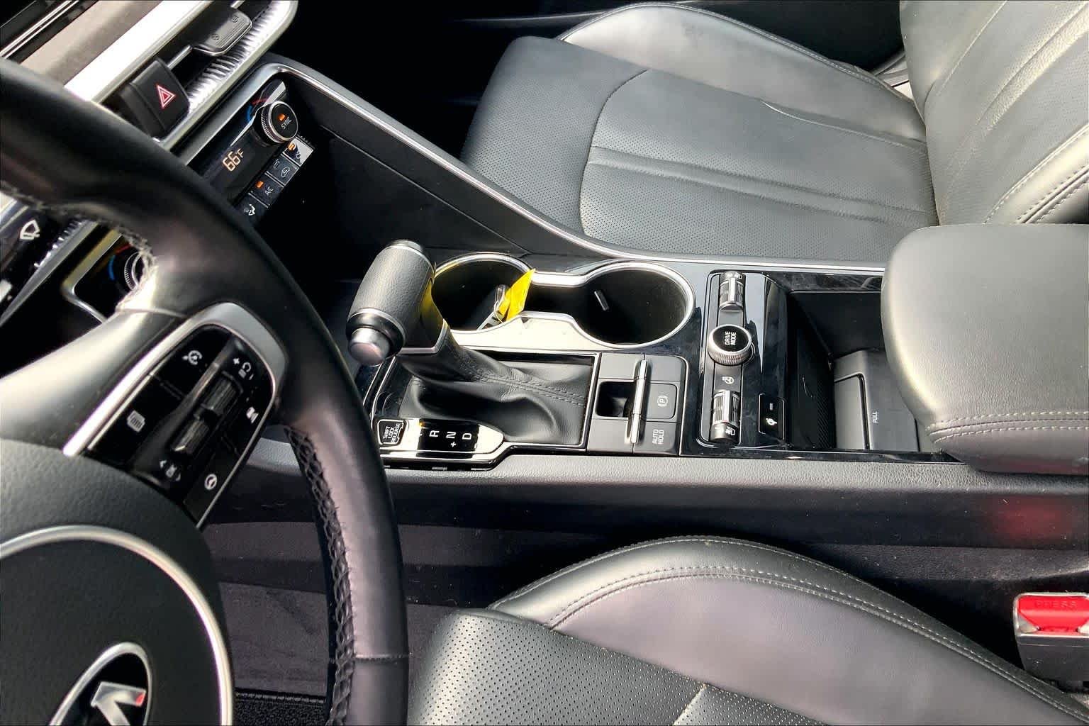 Used 2021 Glacial White Pearl Kia EX image 17