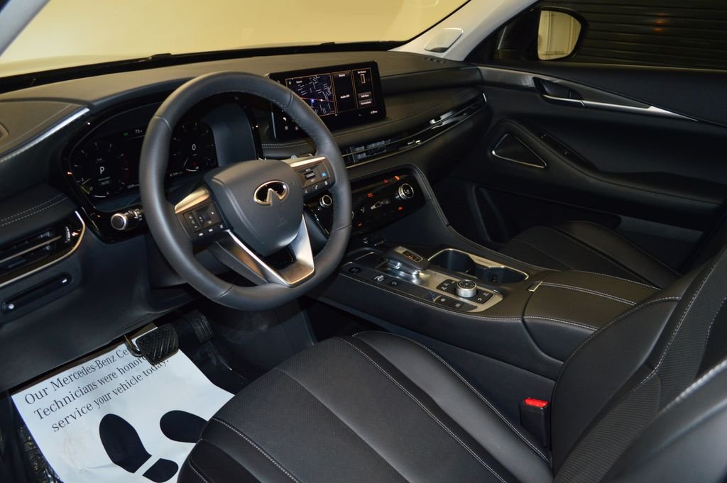 Used 2026 Graphite Shadow INFINITI LUXE image 4