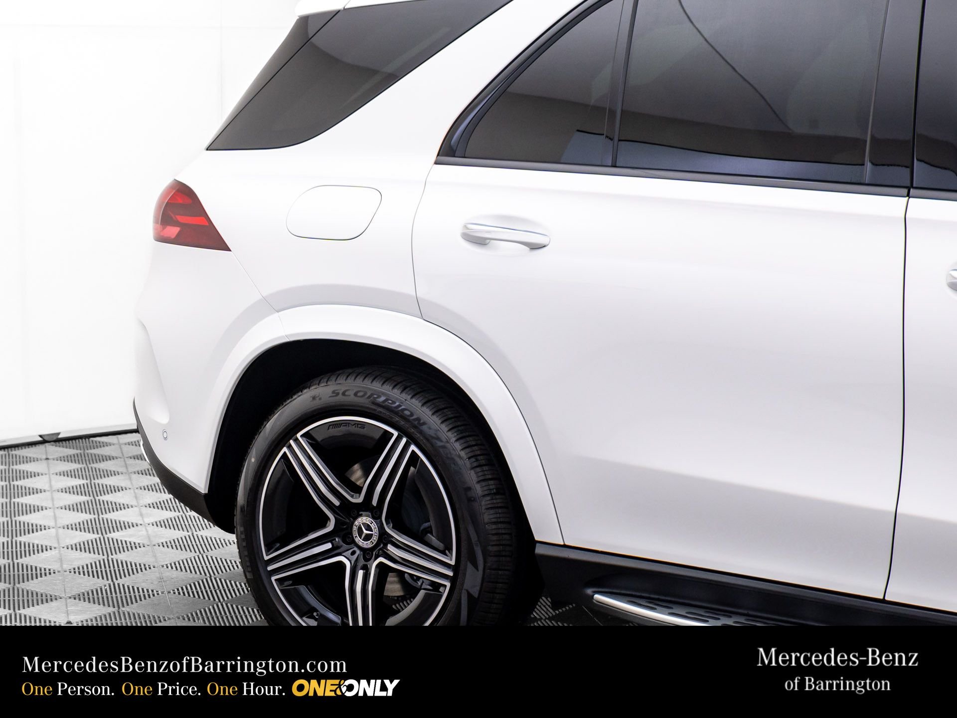 New 2026 Polar White Mercedes-Benz GLE 450 image 40