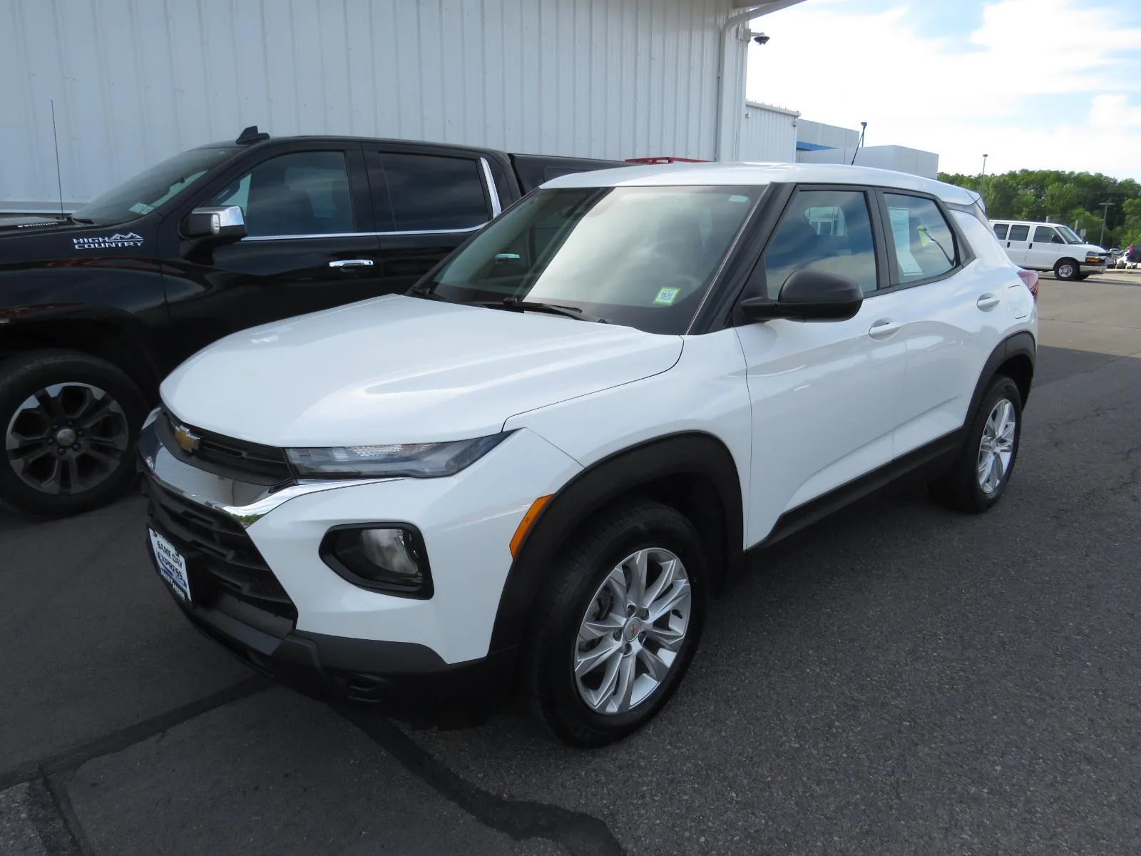 Used 2023 Summit White Chevrolet LS image 12