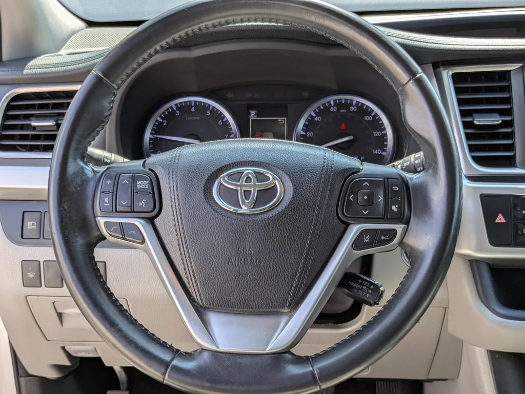 Used 2018 White Toyota Limited image 70