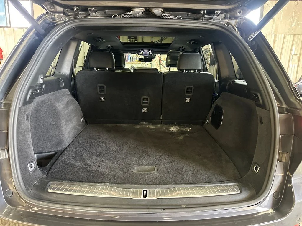 Certified Used 2023 Gray Jeep Overland image 28