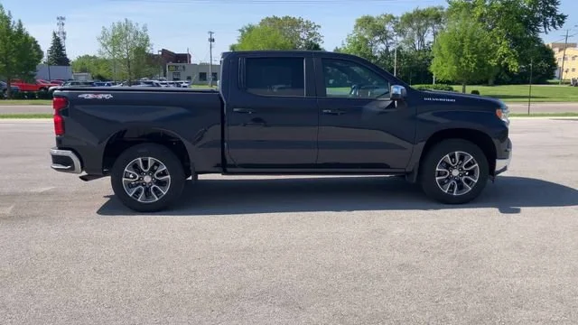 2023 Chevrolet Silverado 1500 LT - Photo 9