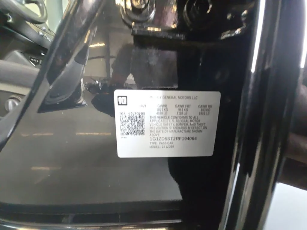 Used 2024 Mosaic Black Metallic Chevrolet 1LT image 25