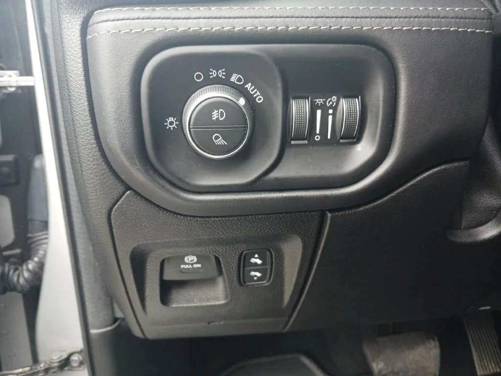 Used 2020 Silver Ram Limited image 39