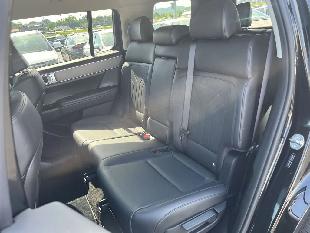 Used 2024 Black Hyundai SEL image 27