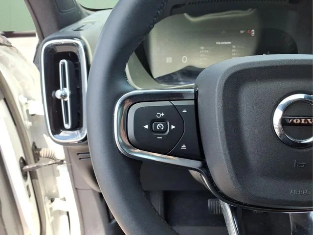 Used 2023 White Volvo Ultimate image 24