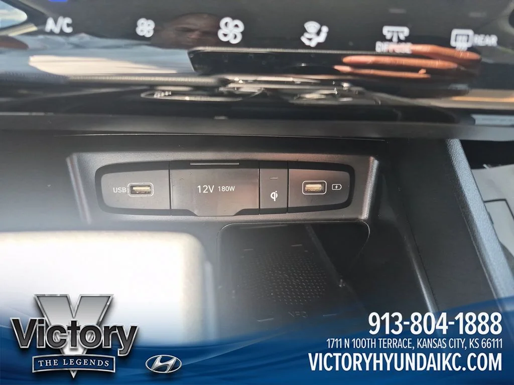 Used 2024 Black Hyundai SEL image 18