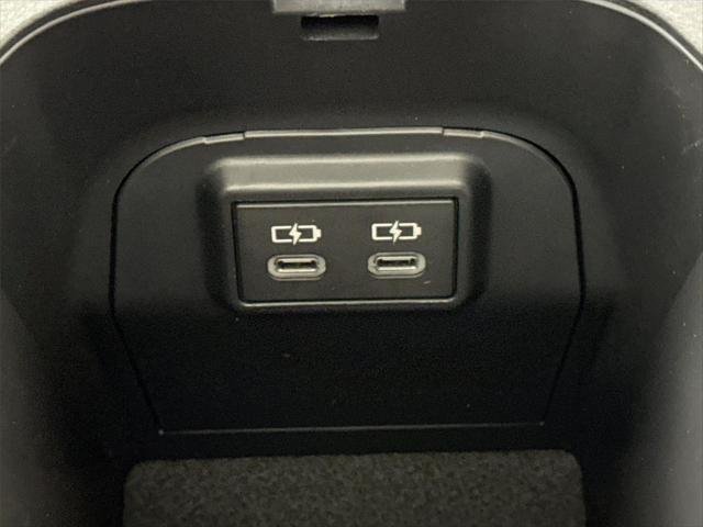 Certified Used 2024 ICE CAP Toyota  image 33