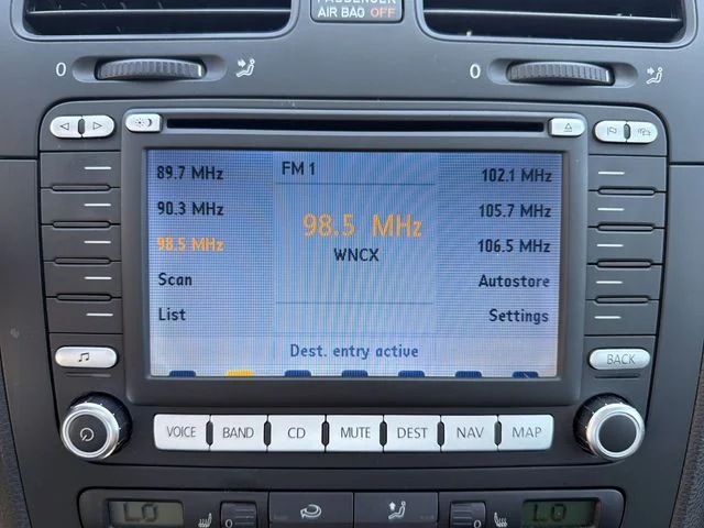 Used 2008  Volkswagen Base image 18
