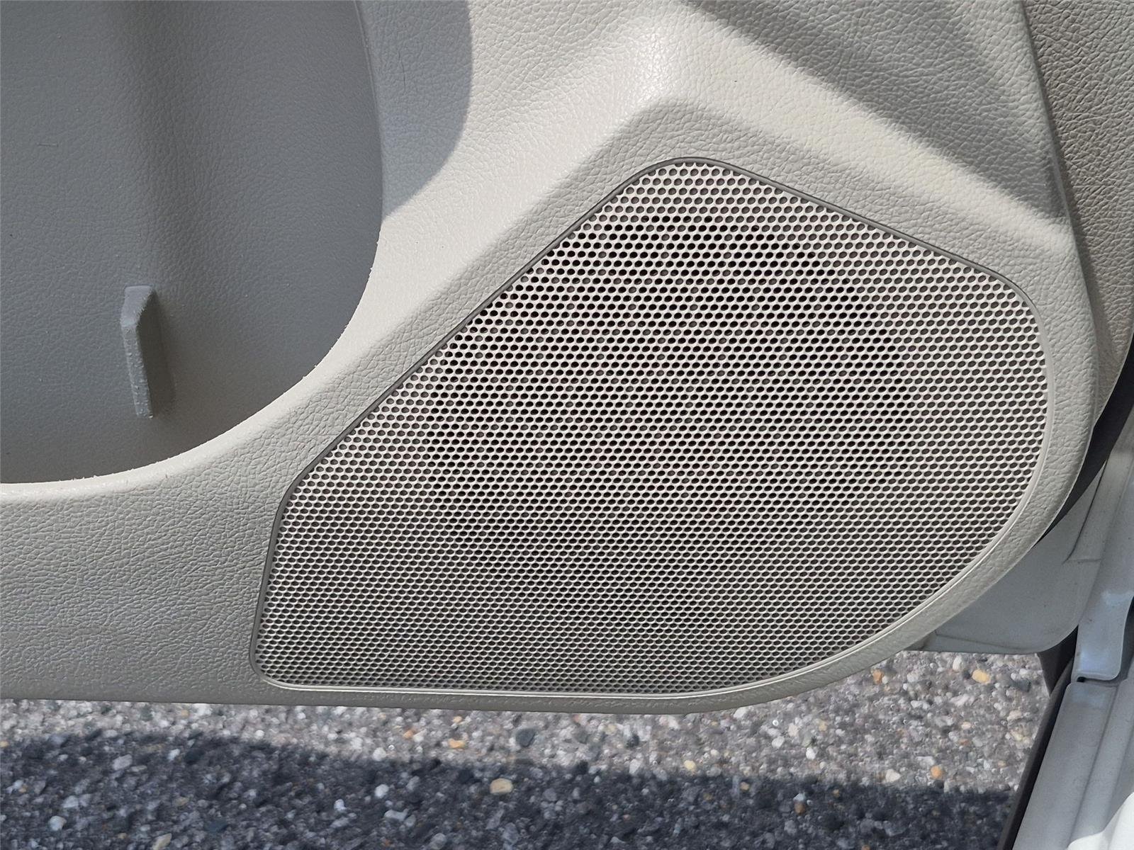 Used 2014 Satin White Pearl Subaru Premium image 17