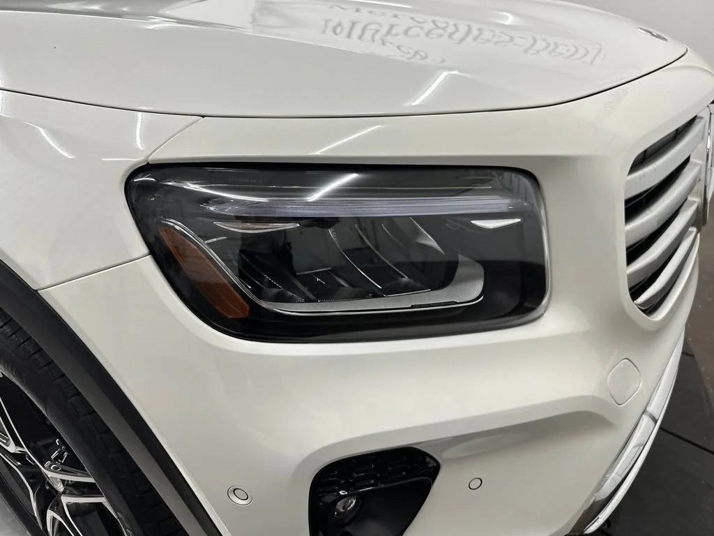 New 2026 White Mercedes-Benz GLB 250 image 10