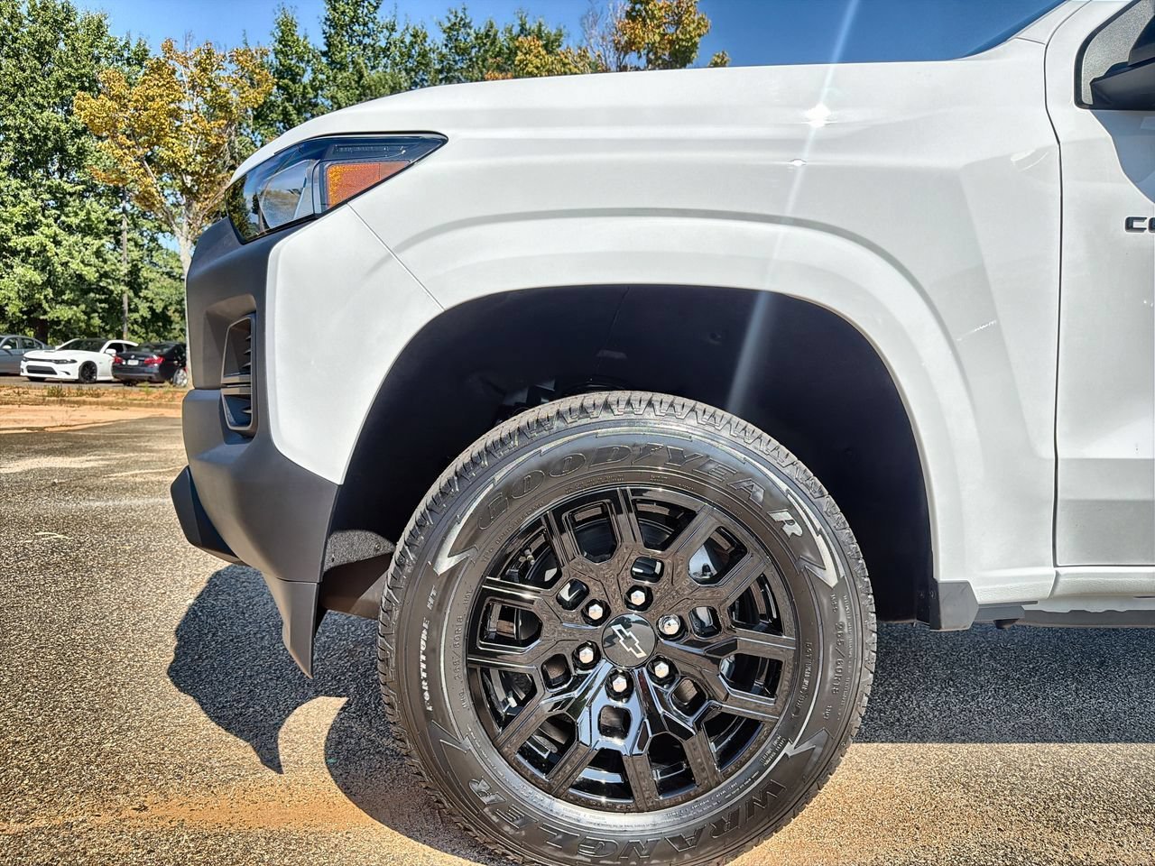 New 2026 Summit White Chevrolet WT image 28