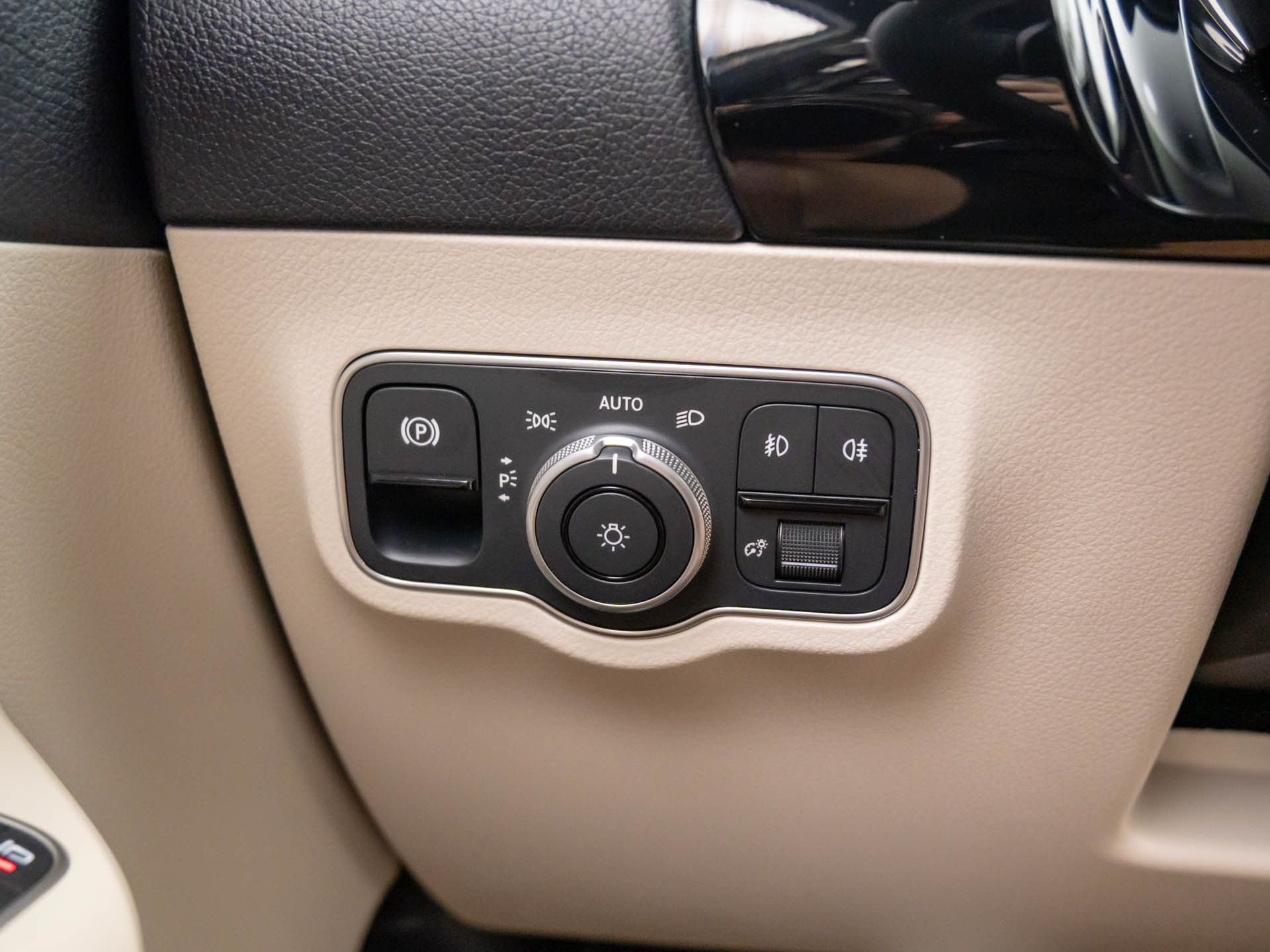 Certified Used 2026 White Mercedes-Benz GLA 250 image 30