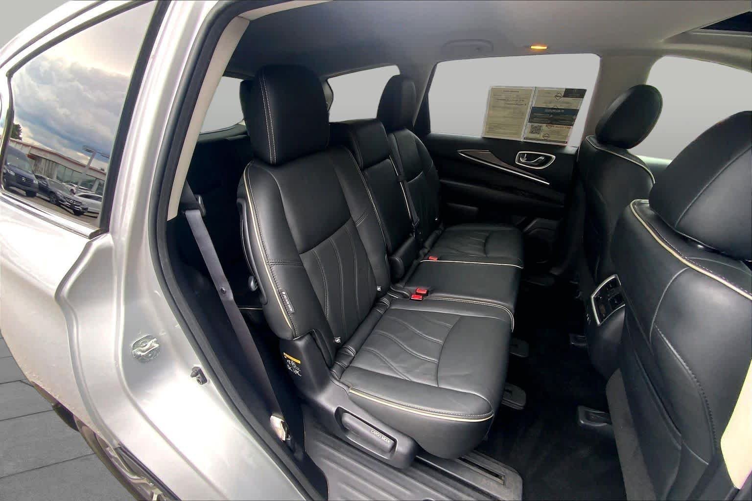 Used 2019 Liquid Platinum INFINITI LUXE image 19