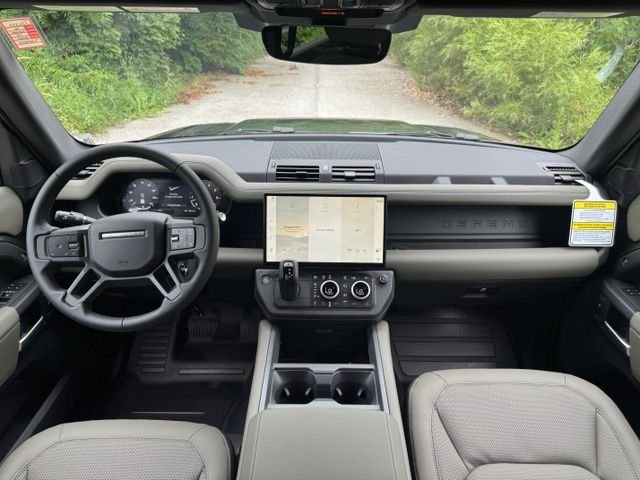 New 2026 Woolstone Green LAND ROVER X-Dynamic SE image 21