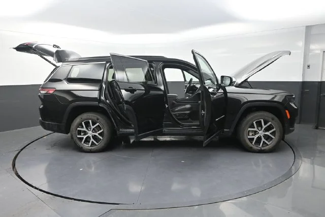 Used 2025 Black Jeep Limited image 37