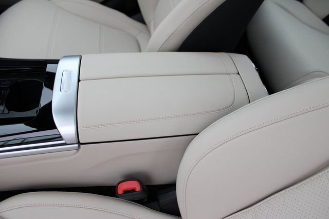 2025 Mercedes-Benz C-Class Sedan C 300 - Photo 62