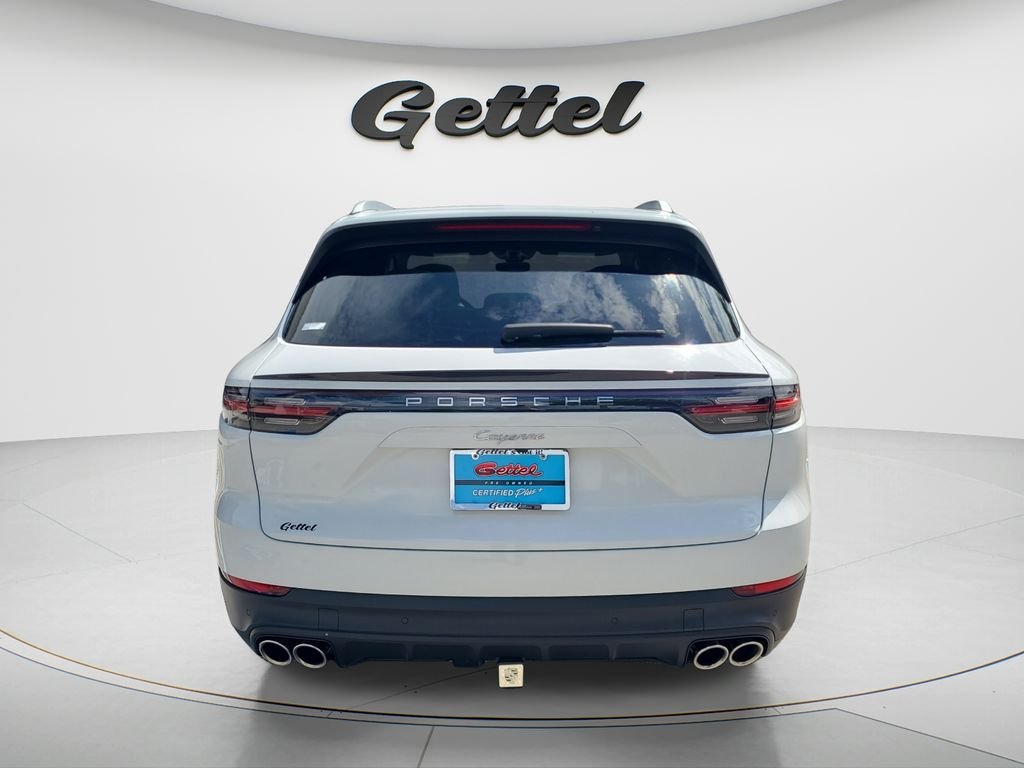 Used 2021  Porsche Base image 6