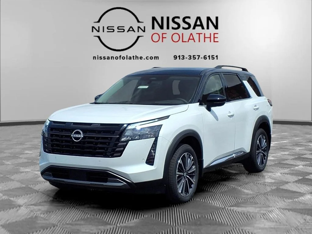 2026 Nissan Pathfinder Platinum 4WD's photo