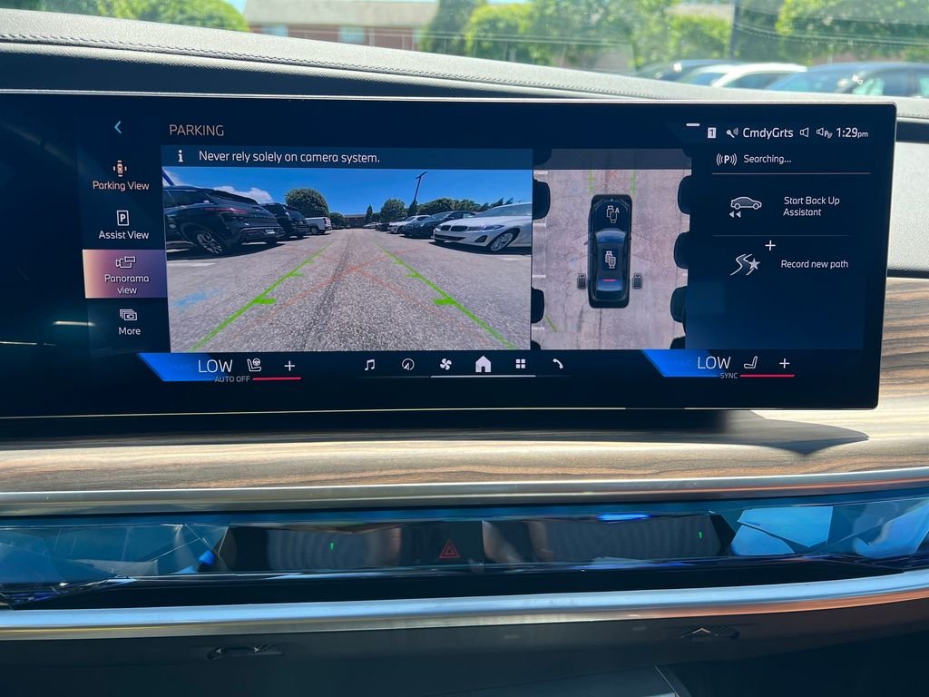 2025 BMW 7 Series 750e - Photo 21