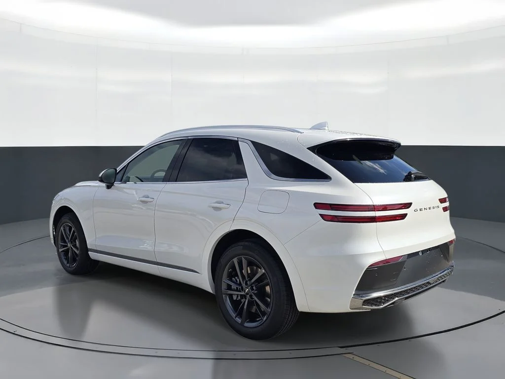 New 2027 White Genesis 2.5T Select image 4