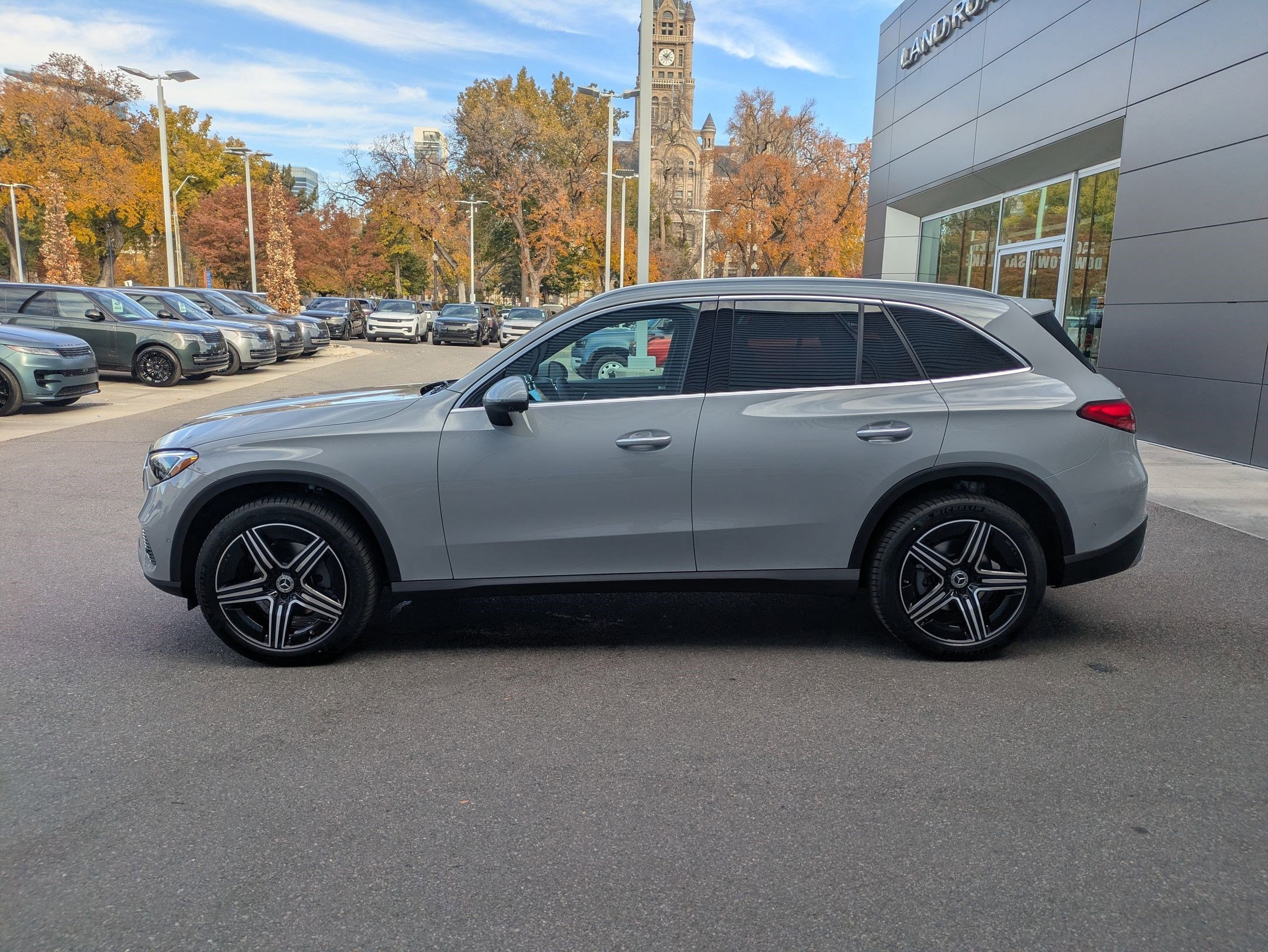 New 2026 MANUFAKTUR Alpine Grey Mercedes-Benz GLC 300 image 7
