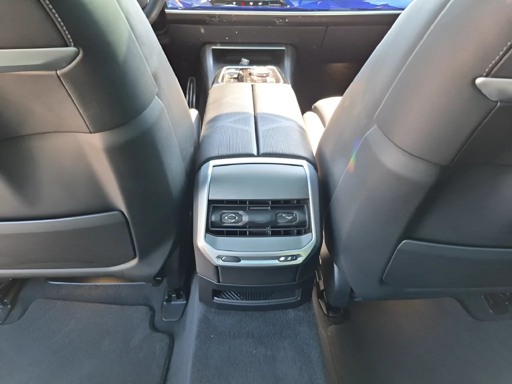 Used 2023 Black BMW 740i image 30