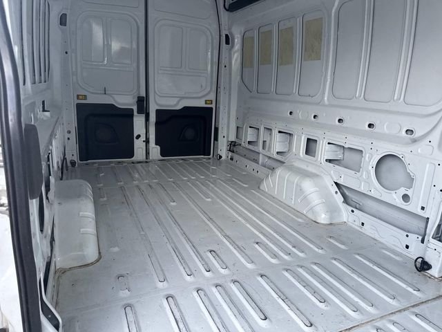 Used 2025 Oxford White Ford Base image 19