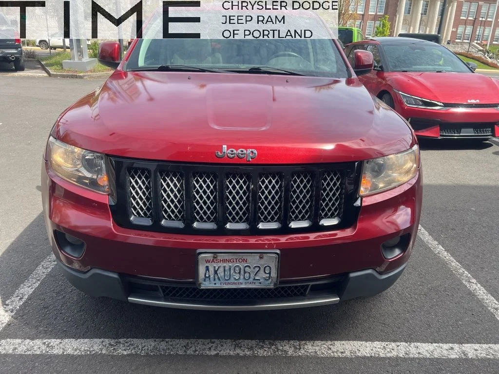 Used 2013 Red Jeep Altitude image 1