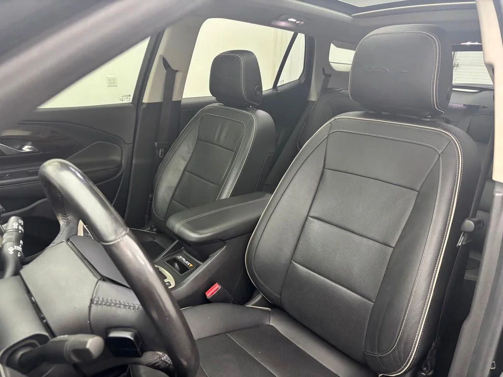 Used 2020 Black GMC Denali image 23