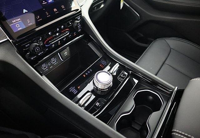 2025 Jeep Grand Cherokee Overland - Photo 14