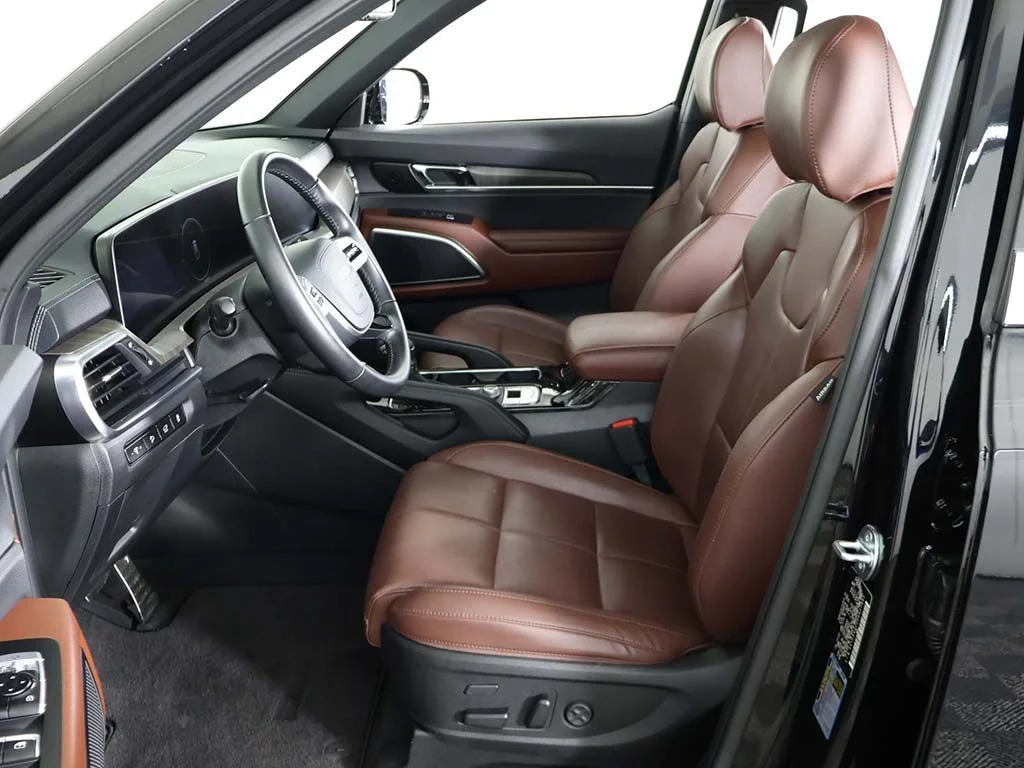 Used 2024 Black Kia SX image 33